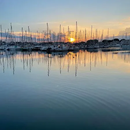 Superbe Studio, Terrasse, Piscine, Parking