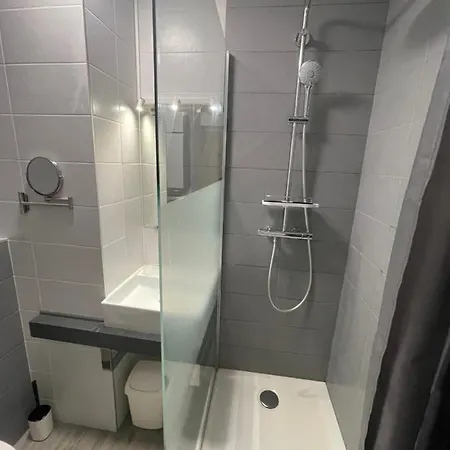 Superbe Studio, Terrasse, Piscine, Parking Le Grau-du-Roi