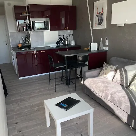 Superbe Studio, Terrasse, Piscine, Parking * Le Grau-du-Roi