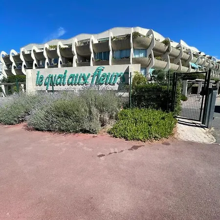 Superbe Studio, Terrasse, Piscine, Parking