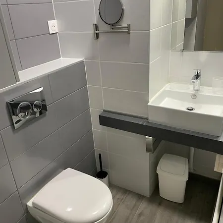 Superbe Studio, Terrasse, Piscine, Parking *