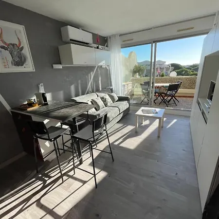 Superbe Studio, Terrasse, Piscine, Parking Le Grau-du-Roi