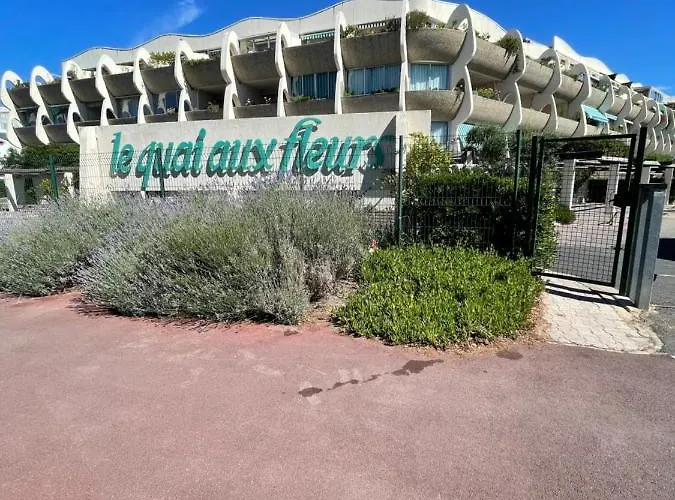 Superbe Studio, Terrasse, Piscine, Parking