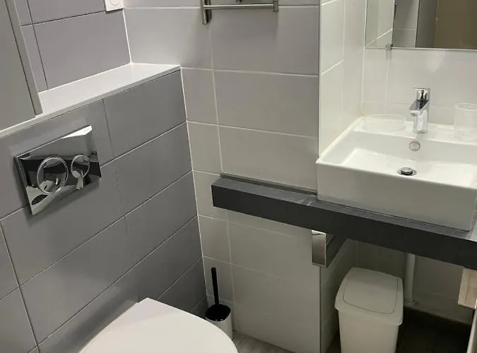 Superbe Studio, Terrasse, Piscine, Parking *