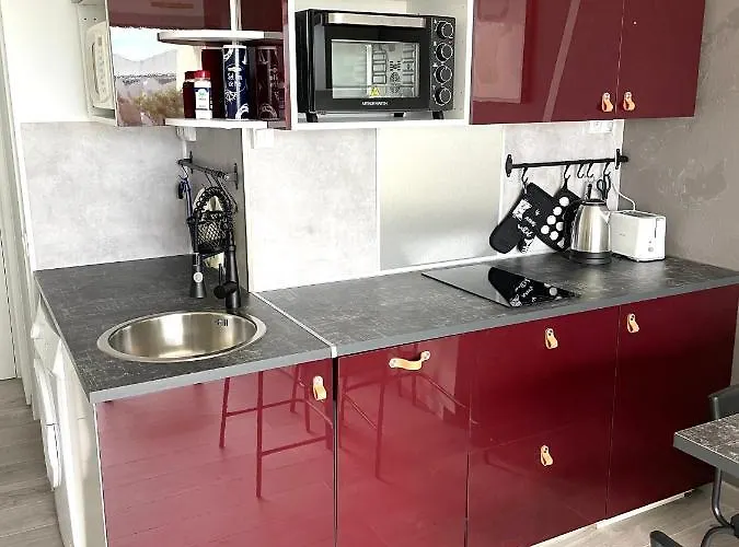 Superbe Studio, Terrasse, Piscine, Parking