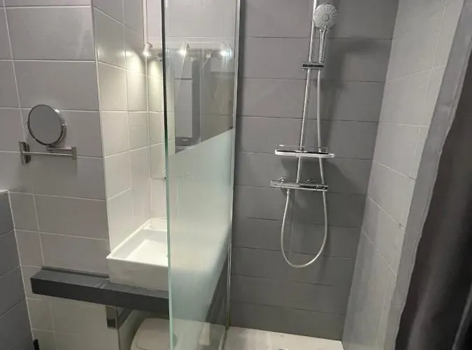 Superbe Studio, Terrasse, Piscine, Parking Le Grau-du-Roi