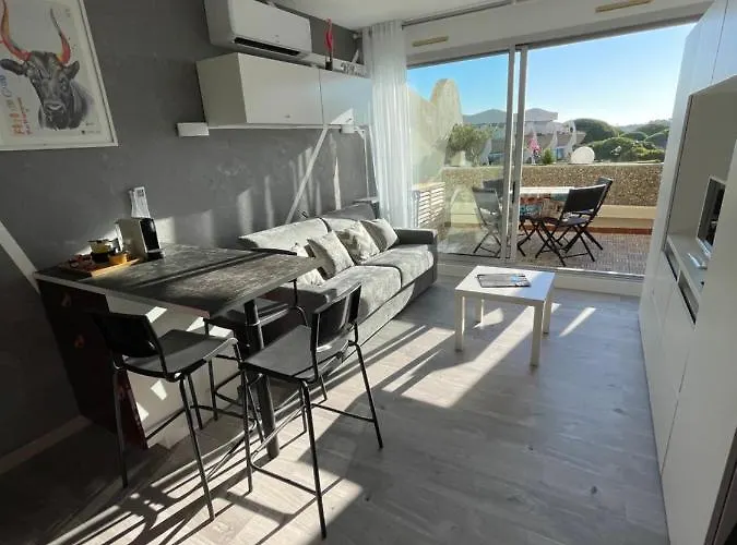 Superbe Studio, Terrasse, Piscine, Parking Le Grau-du-Roi